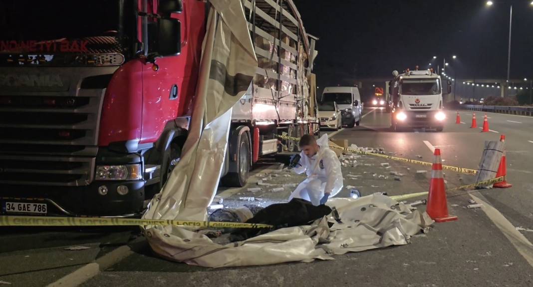 Patlayan lastiğini kontrol eden TIR sürücüsü feci şekilde can verdi 3